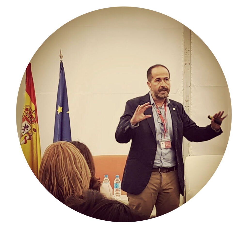 Antonio Fernández-Coca, conferenciante universitario